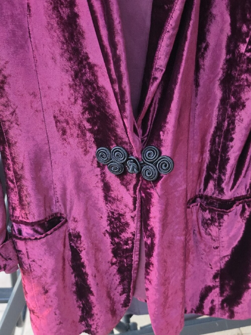 LIZ CLAIBORNE COLLECTION Velvet Blazer in Plum - Picture 5 of 7